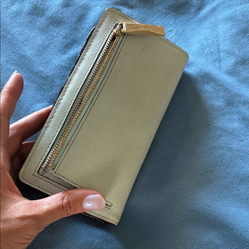 Kate Spade Cream Wallet with Structured Design - Picture 6 of 6